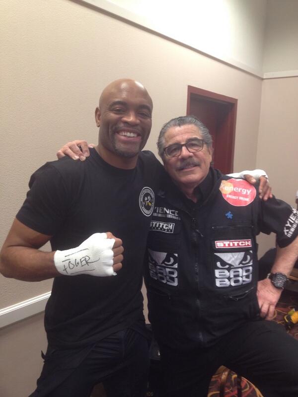 StitchDuran's tweet photo. It broke my heart to see my friend in such pain. I hope this is not the last time I get to wrap his hands. http://t.co/EWweikN3xI