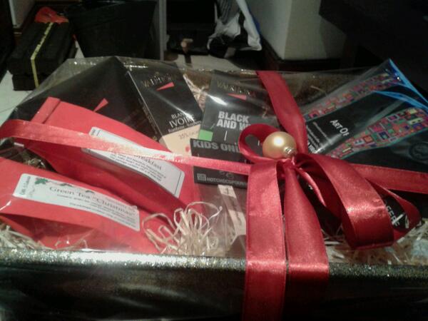 murray_pt's tweet photo. The perfect present of coffee and chocolate. http://t.co/lHhAIp4K6j