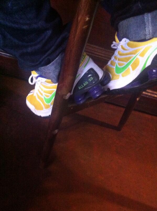 JokerBhoy67's tweet image. That awkward moment when you see some cunt wearing their shite Christmas present to the pub!!- 

#pureshite #alan23