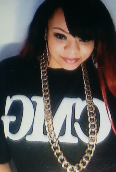 LadyB_MMB's tweet photo. “@Car3ss_M3: Hey @Da3_BabyWest ....I'm smelling like a bag, I'm looking like a brick!!!!! @YoGottiKOM http://t.co/yMOFdQFlJa” #iAM