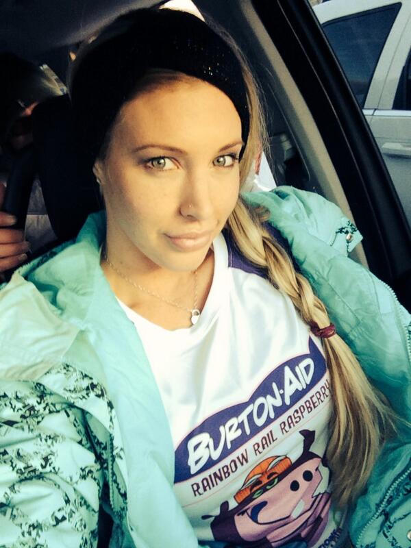 ¿Nombre? [Resuelto: Samantha Saint]