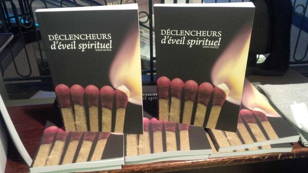 everseriousjill's tweet image. Read in French? Pick up "Déclencheurs d'éveil spirituel" for $5 just outside the Grand York Ballroom! #p2cplusTO