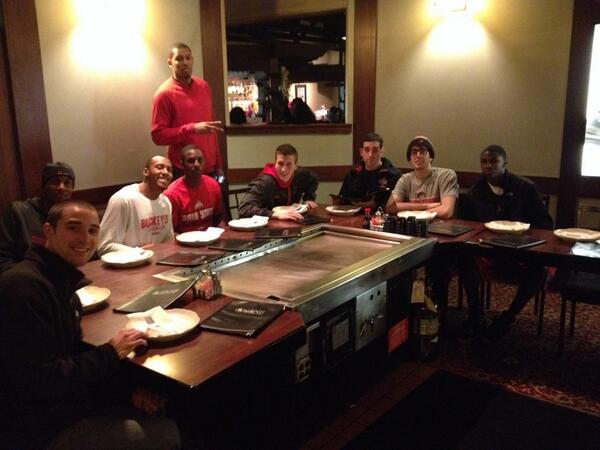 SlamIAm12's tweet photo. Genii w/ the fam @Treyisreal @lovingthegame32 @3SScott @Ame_DV_33 @kd__will @AW_23 @BlitzkriegBach @drewgoldstein22 http://t.co/eb9uS5b3Fg