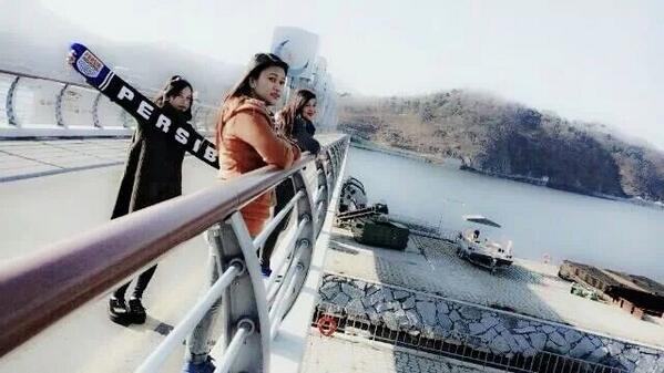 ratu_nuna's tweet photo. coba tebak aqu yg mnaaa???? :) http://t.co/DcpUghQYPz