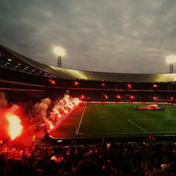 feyenoorderjoey's tweet photo. Feyenoordtillidie http://t.co/3QkrXB7Q4d