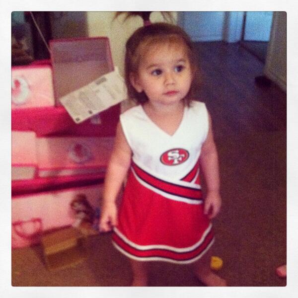 cathurrin's tweet photo. GO #49ers @49ers 🎀❤️💛🏈 http://t.co/O6F5NOQWIh