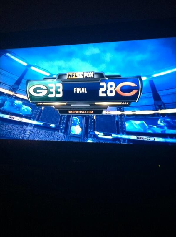 gaby_tp's tweet photo. We're in 🏈✌️ http://t.co/h1ziq2QVCP