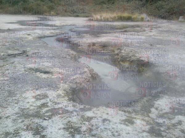 Según #ProtecciónCivil municipal, las grietas en las fumarolas de Berlín, son producto de la erupción #Chaparrastique