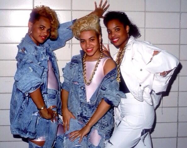 Spindeezy's tweet photo. Ha! that dookie rope tho 🙌 rt “@TweetRhymesLife: Them white jeans tho 😍 @Spindeezy http://t.co/cRwheZ06q7”