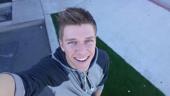 ayyemarina's tweet image. Follow the fab @CollinsKey #CollinsKeyTo80K