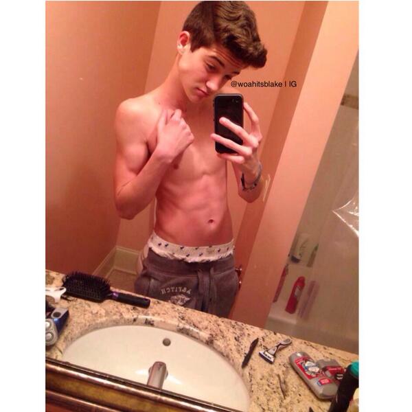 woahitsblake's tweet photo. http://t.co/5yJsxuHaSj