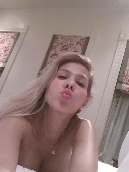 Buenas noches mis amores en este ultimo domingo del a&ntilde;o espero lo esten disfrutando mucho. Muuaacckk<a href="/tag/onlyfans"class="tags"><span>#onlyfans</span></a>