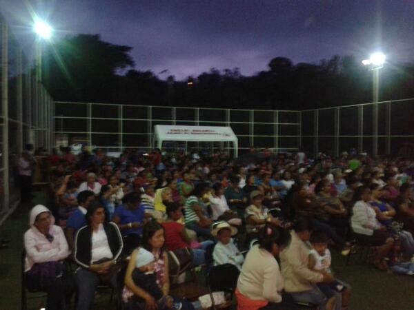 MedinJimenez's tweet photo. Dia de las madres http://t.co/aOnxfLx17a