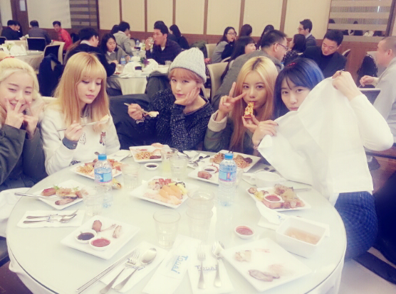 BctJrawCQAE2B7o.png:large