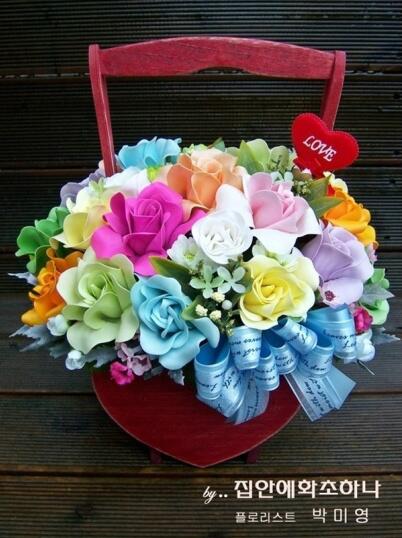 귀여운 연인의 머리맡에
오래오래 간직 되고 싶은 선물이 
필요할 때..
바로 향기로운 비누꽃바구니..
.blog.daum.net/toto9018/14879…