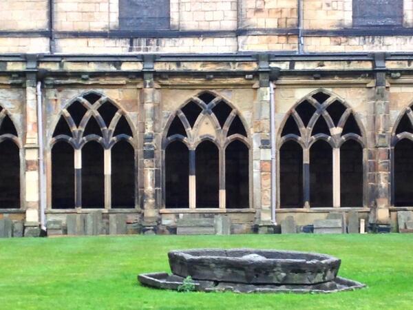 Durham cathedral courtyard