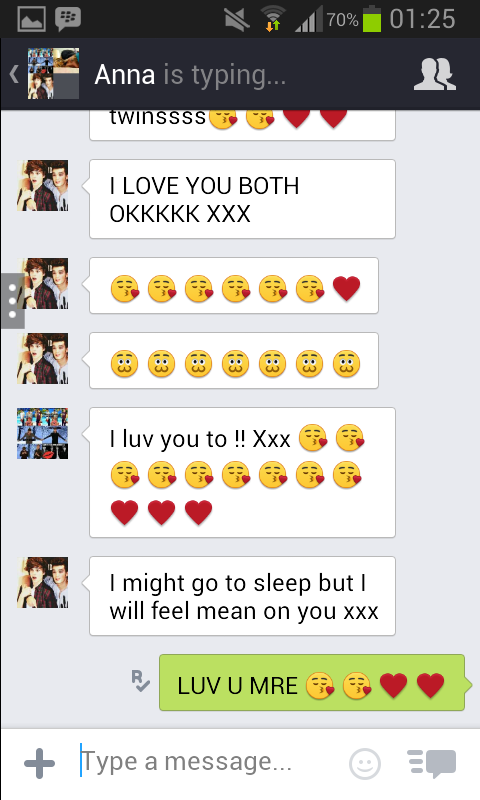 JJsFingers_'s tweet photo. Aww yestrday night was soo funi, took us more den 15mins to say goodnight to eachother @Georgesfingers @JaymisFingers http://t.co/I0oFZopHCD