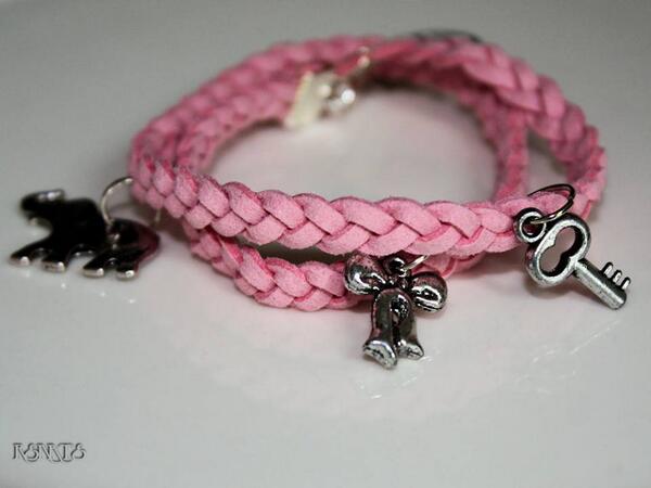 #roze vlecht armbandje met bedels voor 3,50 tinyurl.com/nflykem