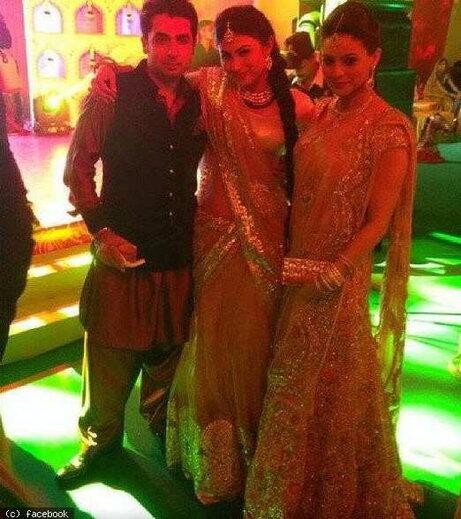 Aamna_Sharif's tweet photo. Amit, @Roymouni &amp; Aamna! http://t.co/DvAv0Etl3c