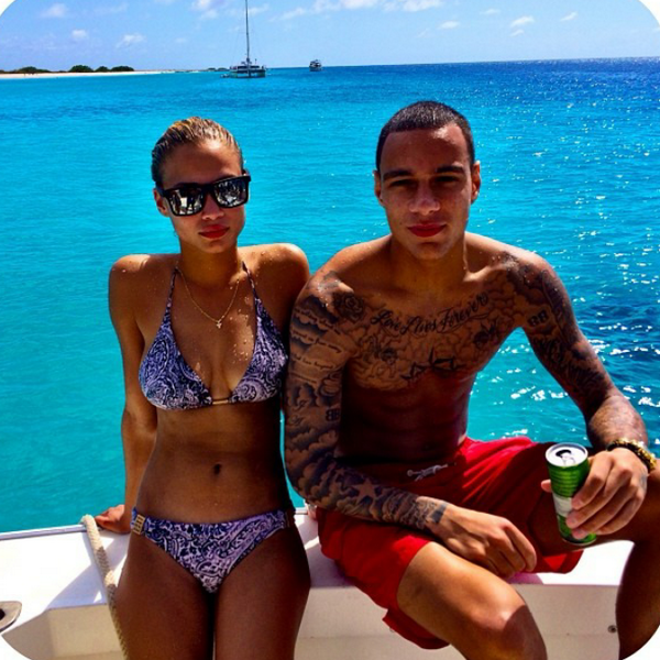 PSG Tourist on X: Also, here's Greg van der Wiel enjoying his