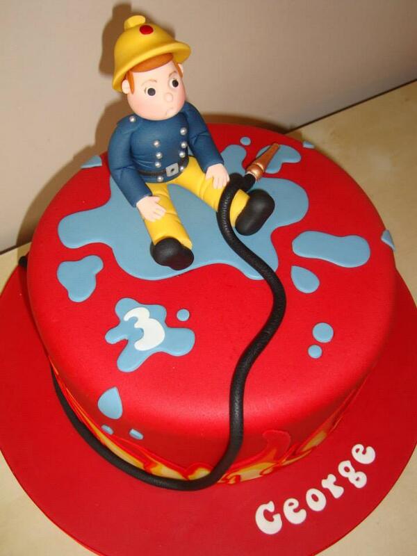 adambird79's tweet photo. George's 3rd Birthday #cake http://t.co/fblJJNlsAH