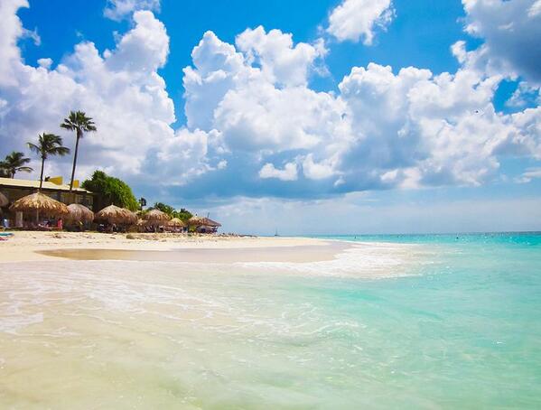 aruba's tweet photo. Leave behind old chapter filled with pages of worries &amp; begin the NewYear with Happiness,Cheers&amp;Smiles #DiscoverAruba http://t.co/wnYlZtsuAy