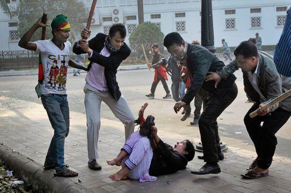 YoungGrayLady's tweet photo. Bangladesh Curbs Overpopulation By Killing Lots of People http://t.co/nf0a76nBko http://t.co/SZYl6vlGks @nytimes @EllenBarryNYT @HayesBrown