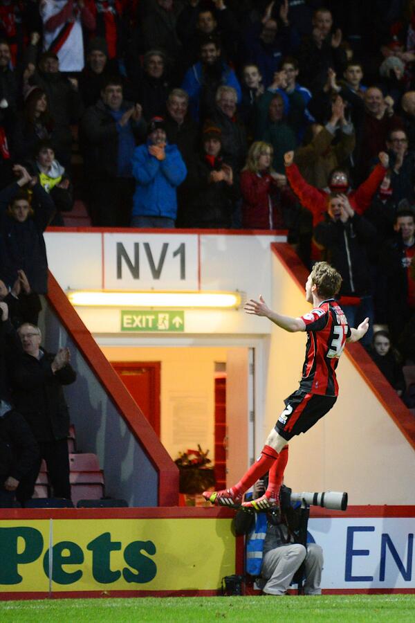 afcbournemouth's tweet photo. Retweet for Eunan O’Kane to win the December player of the month award, sponsored by @CharmedByMMJ. #afcb http://t.co/PiG35kemep