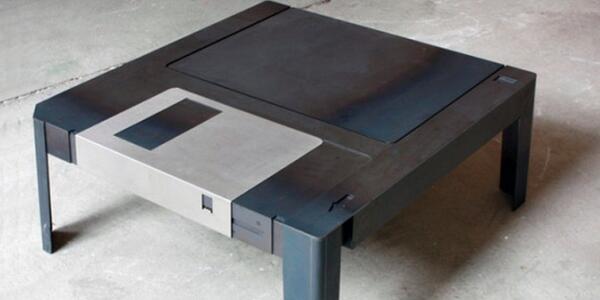 GilesAlderson's tweet image. Anyone born after 1999 won&apos;t know what the hell this is huff.to/1gdCbvW  #disctable