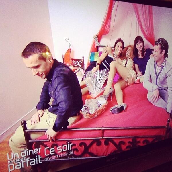 vinshlor's tweet image. Je n'arrive pas à légender cette image... #Afida #udpp #m6 #tv ift.tt/1cCCvUx