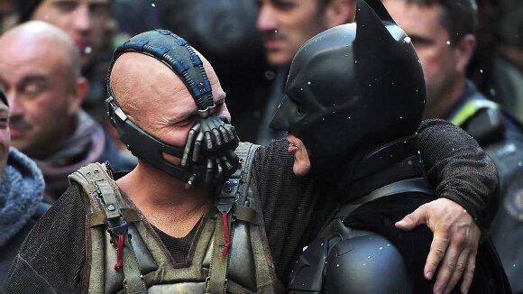 FakingBale's tweet image. That's the Bane to my Batman there. @ThomasHcrdy