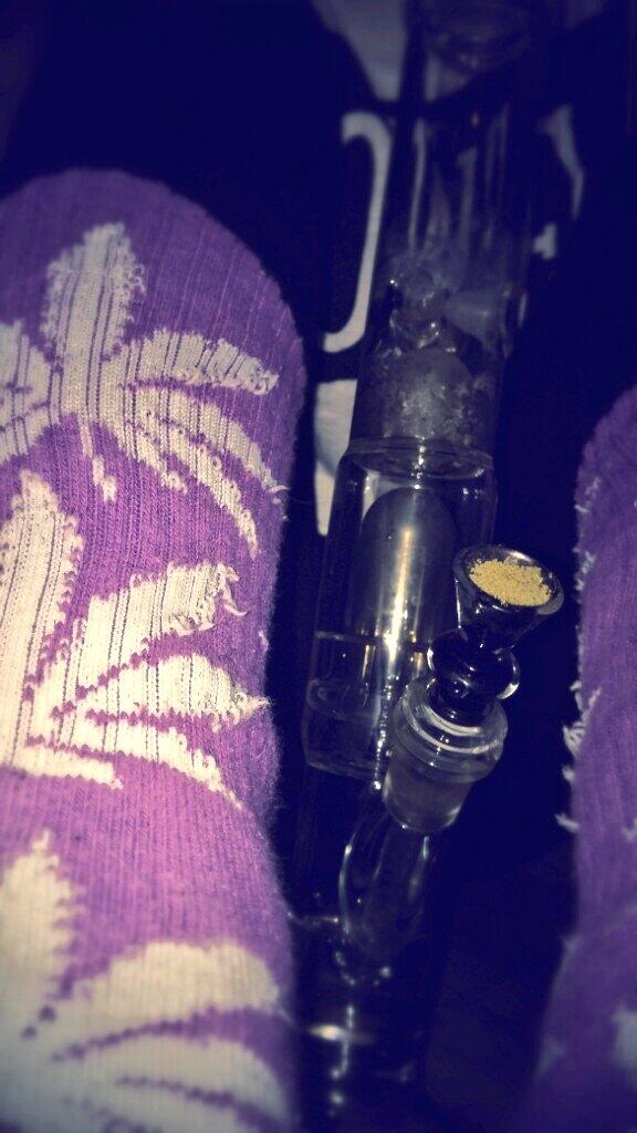 _MATTdingo's tweet image. “@_gypsychild: Me and 2 chambers 😊 @happycampersTHC http://t.co/JuRSDM9mqy” 

#PassDat 🙌🌳