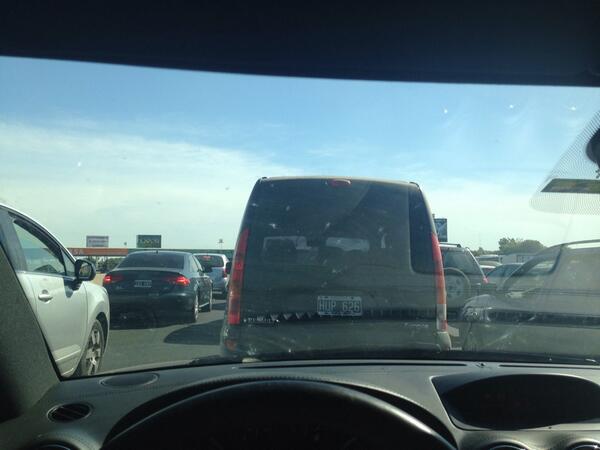 SantiDiMaria's tweet image. Varado en el primer peaje #negrosdemierda #arrancoalostiros #matenlosatodos #incompetentes