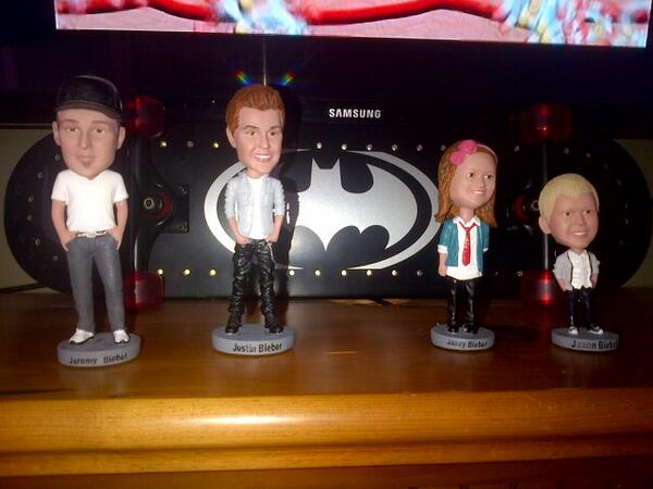 JeremyBieber's tweet image. Checkout the Bieber family bobble heads  @bobbleheadcan #swaggy
