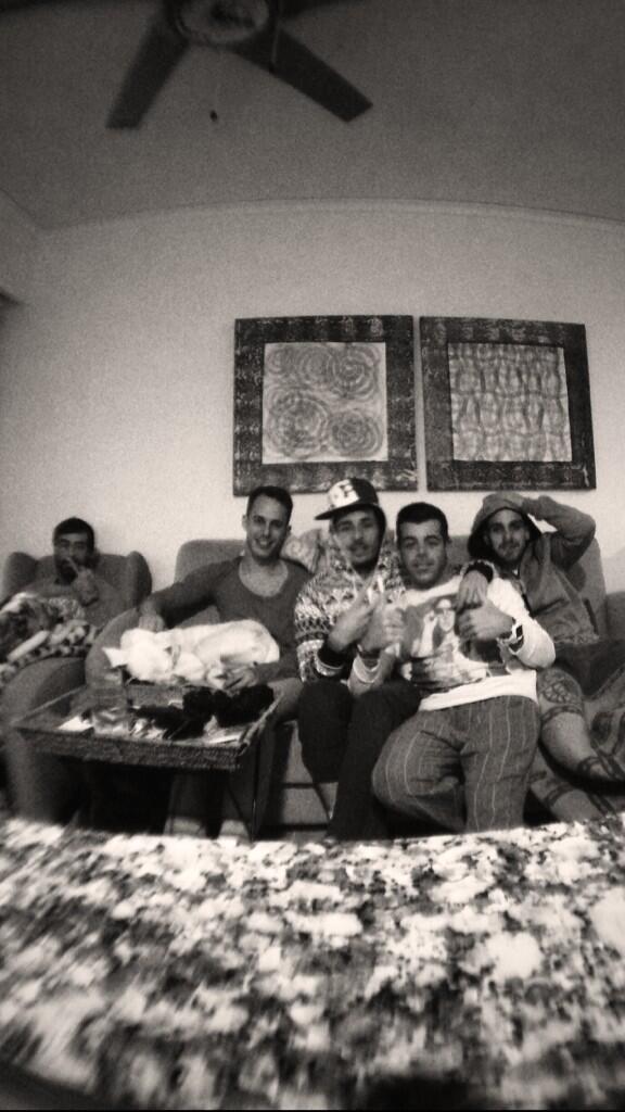 alvawitons's tweet photo. Poniendooo a puntoo la noxee viejaa..!!!con @cpuntocoll @ChristianDual @joan_elio y compañiaaa..!!! http://t.co/hWaIlrkLZJ