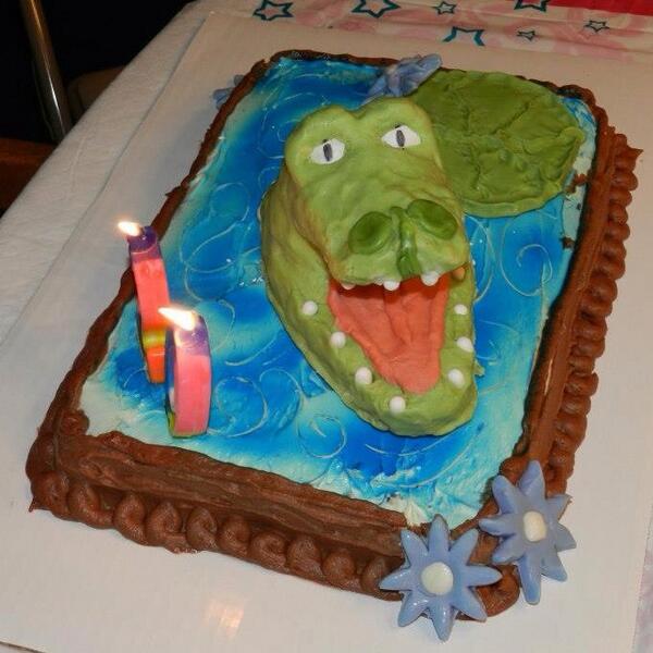 Kstaro143's tweet photo. @CakeBossBuddy @TLC wanted to show u my alligator. I hope to have as much skills as buddy one day. #CakeBossKickoff http://t.co/cJeHxqfecQ