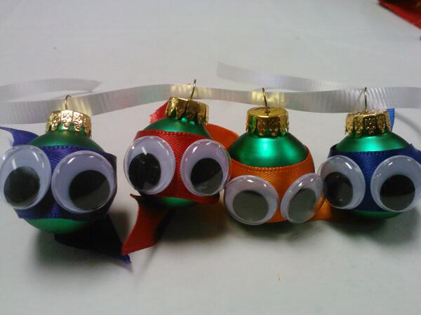 aka_amyface's tweet photo. First attempt at cousin ornaments. T.u.r.t.l.e Power! http://t.co/HQrgjYq6BK