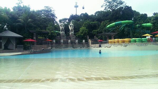 RT <a href="/rwsentosaID/">ResortsWorldSentosa</a> Awal tahun baru 2014 dihabiskan dgn bermain air di Bluwater Bay? Why not. #AdventureCoveWaterpark