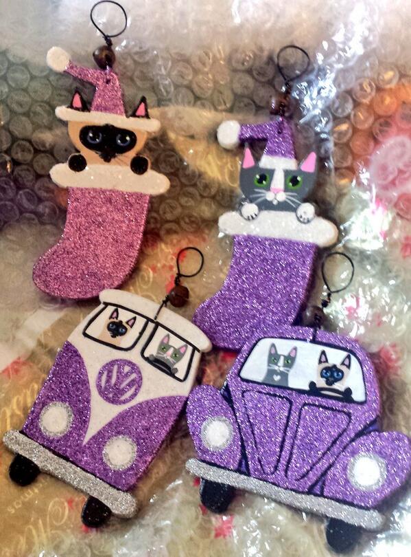 Amylloydcatlady's tweet photo. @kilkennycat #pawsome decorations - brought big smiles on #Christmas day in my house thanks Ryan :) #catlady #perth http://t.co/aPUoOCvIU0