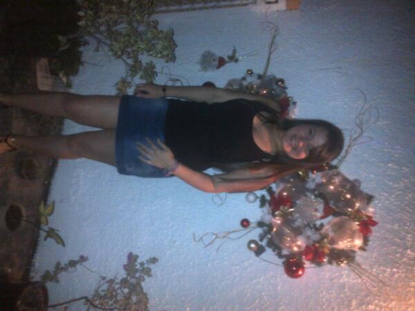 maryerika's tweet photo. Feliz navidad ;$♥ http://t.co/G4kit9ZATK