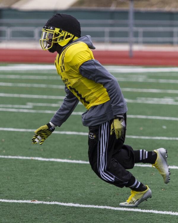 AABonNBC's tweet photo. #ArmyBowl #WEST DB #11 @_IMakePlays11 putting on for the West Side. #AggSwagg #GigEm http://t.co/AmAIO808FO