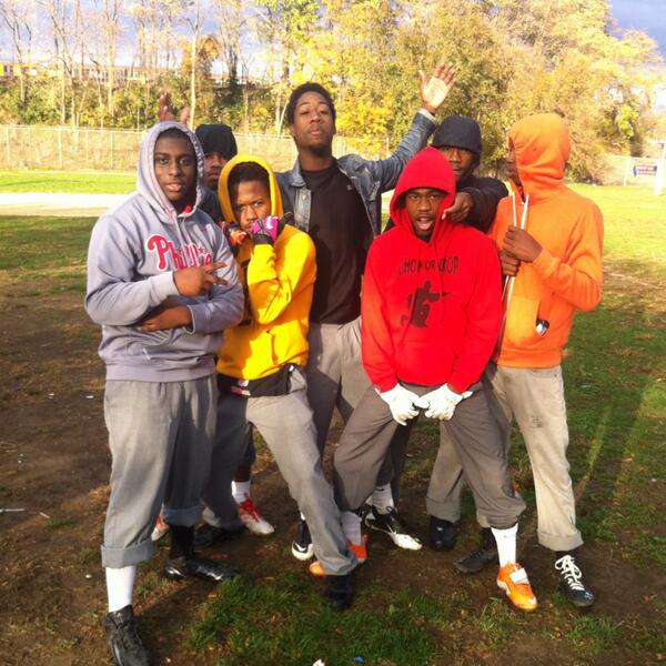 BoyBoy_6's tweet photo. #2013Memories at 🏈🏈 Practice with @chill_ill_will8 @_JocDiddy @khai_mack @DatBullJeff @Kevtho_ I miss this Shit‼️#41 http://t.co/hTEBcx79Qs