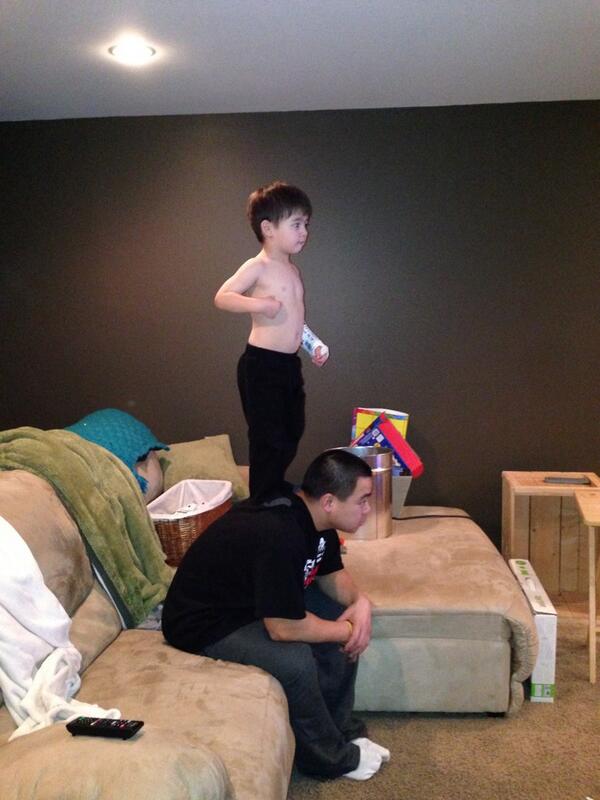 gztinthehezt's tweet image. @Cirque du soleil training #brokearm #coopertrooper