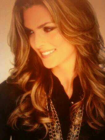 TeamOliver69's tweet photo. @Montserrat33  un saludo a tu mami la quiero mucho y gracias porque nos dio a esta belleza http://t.co/5L0Dhv3mo8