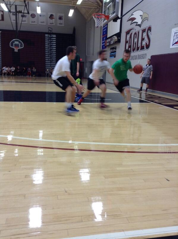 #psiepsilon C league basketball game is 11-9 with 13 min to go #psisports