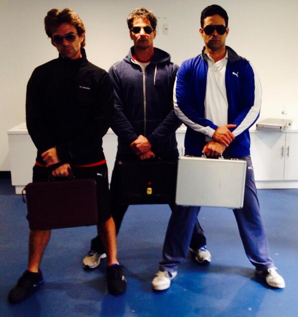 pedrosicard's tweet photo. Preparándonos para @LasBravoOficial @PEDROSICARD @juanvidalbambam @HectorArredond2 próximamente TVAzteca http://t.co/onTokYFmgd