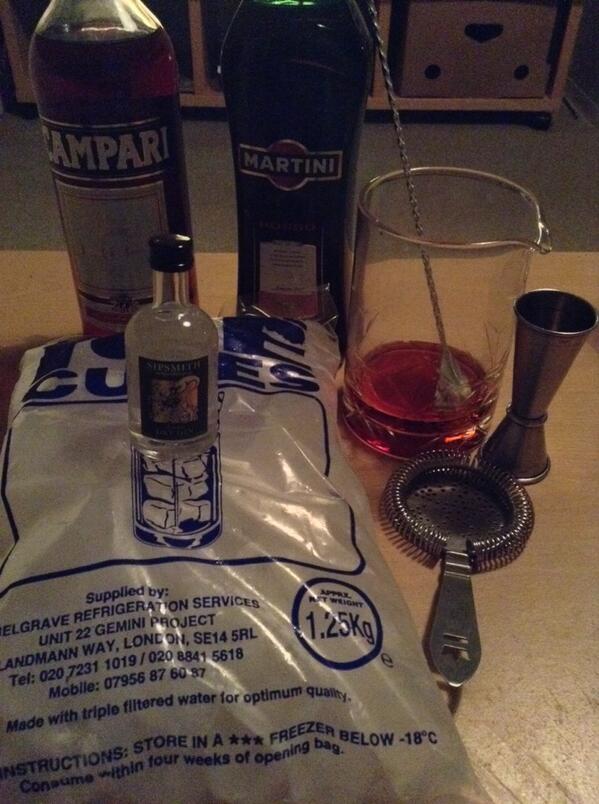 WorsleyRob's tweet photo. @Sipsmithgeorgie @SipsmithSam @TheLiquorists 1 more ingredient needed? Who needs a gym when u've got gin #gincident http://t.co/shuOCS6EmQ