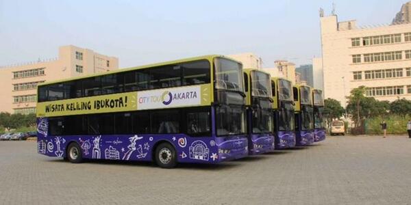JakartaToday's tweet photo. Besok Bus Tingkat Wisata akan dipamerkan di Bundaran HI http://t.co/26jhtHGQ3P http://t.co/Z8xZmw1jvj
