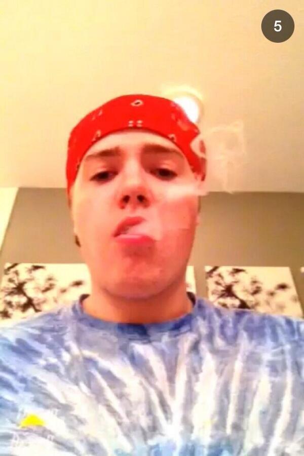 cf_leaked's tweet photo. T-Graves strictly e-cigs http://t.co/re9qaxaM5m