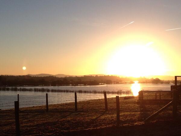 Sun rise over the floods near Tewksbury this morning #adrynewday